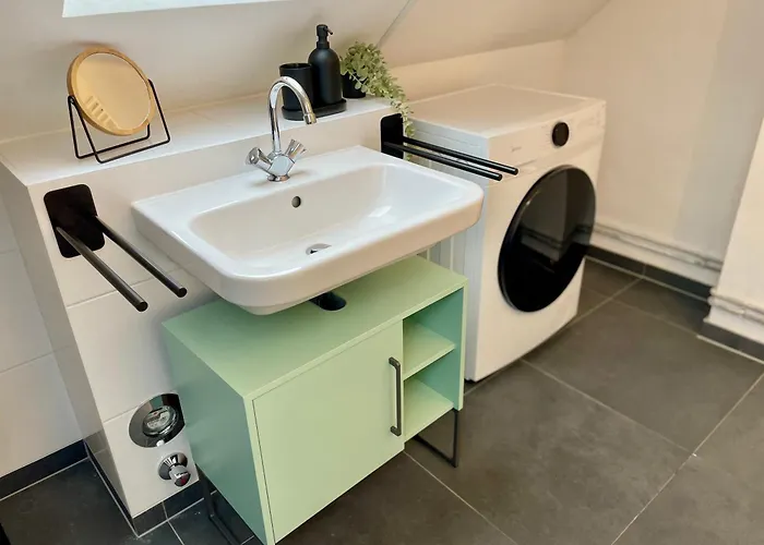 Ambiente * فالكنزيه